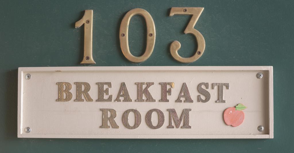 Sun-Dek Motel Medicine Hat Esterno foto