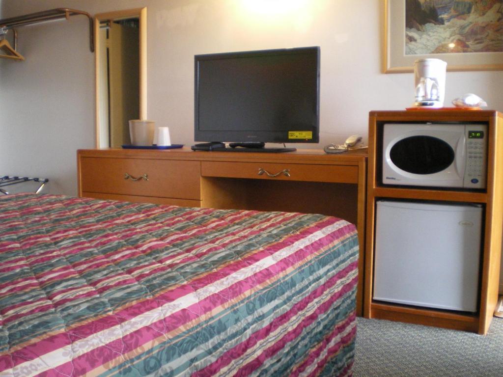 Sun-Dek Motel Medicine Hat Esterno foto