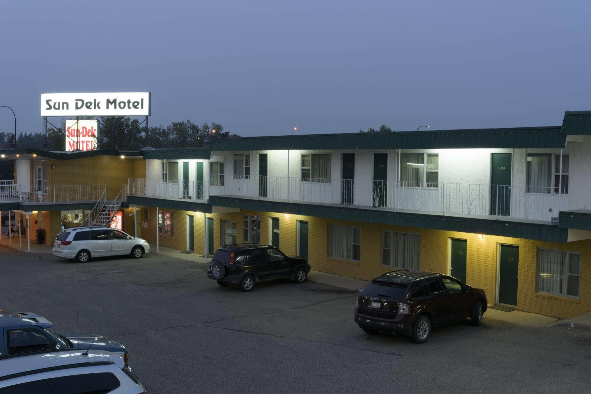 Sun-Dek Motel Medicine Hat Esterno foto