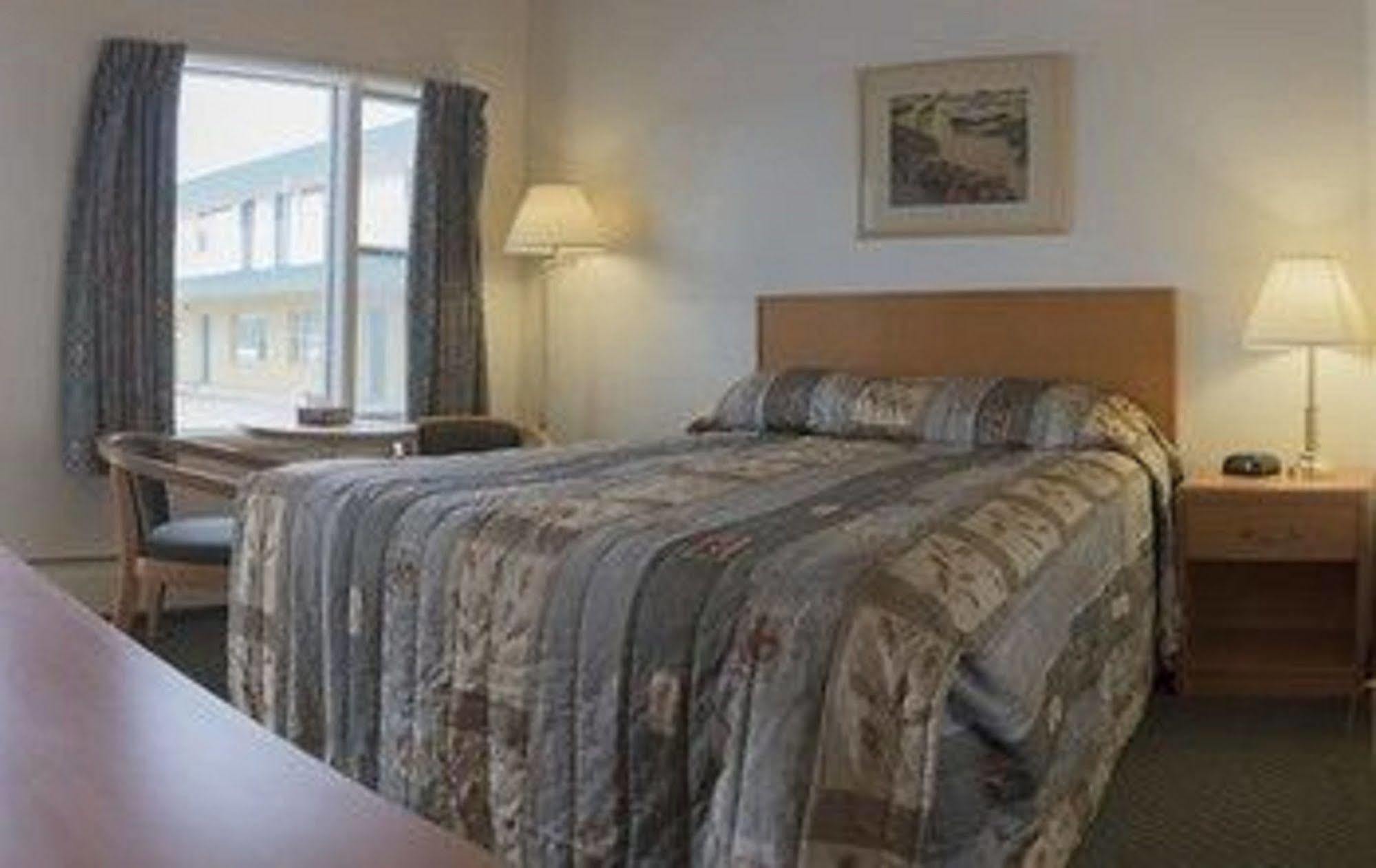 Sun-Dek Motel Medicine Hat Esterno foto